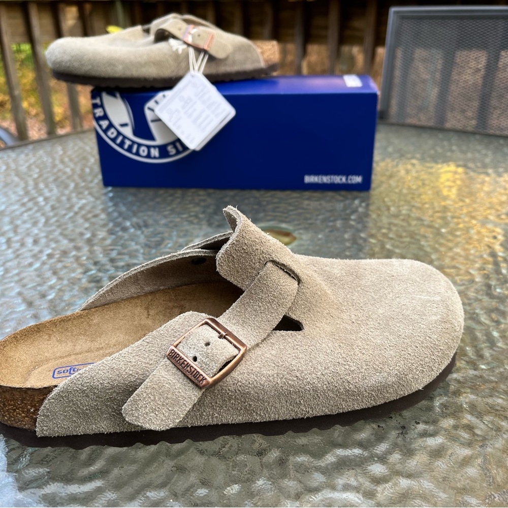 Birkenstock Boston TAUPE suede clogs, size 39. NIB